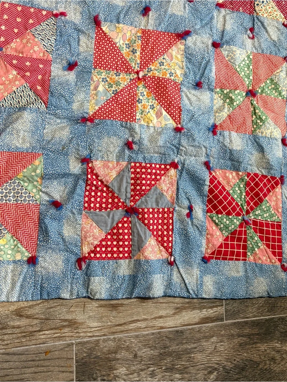 Vintage Handmade Patchwork Pinwheel Quilt 72”X58” Red Blue Floral Cottage 1940s